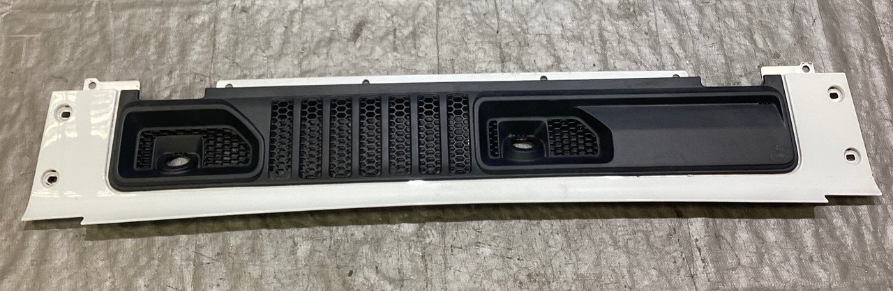 2018-2024 Jeep Wrangler JL / Gladiator JT OEM Wiper Cowl Trim Panel / Bright White JL009
