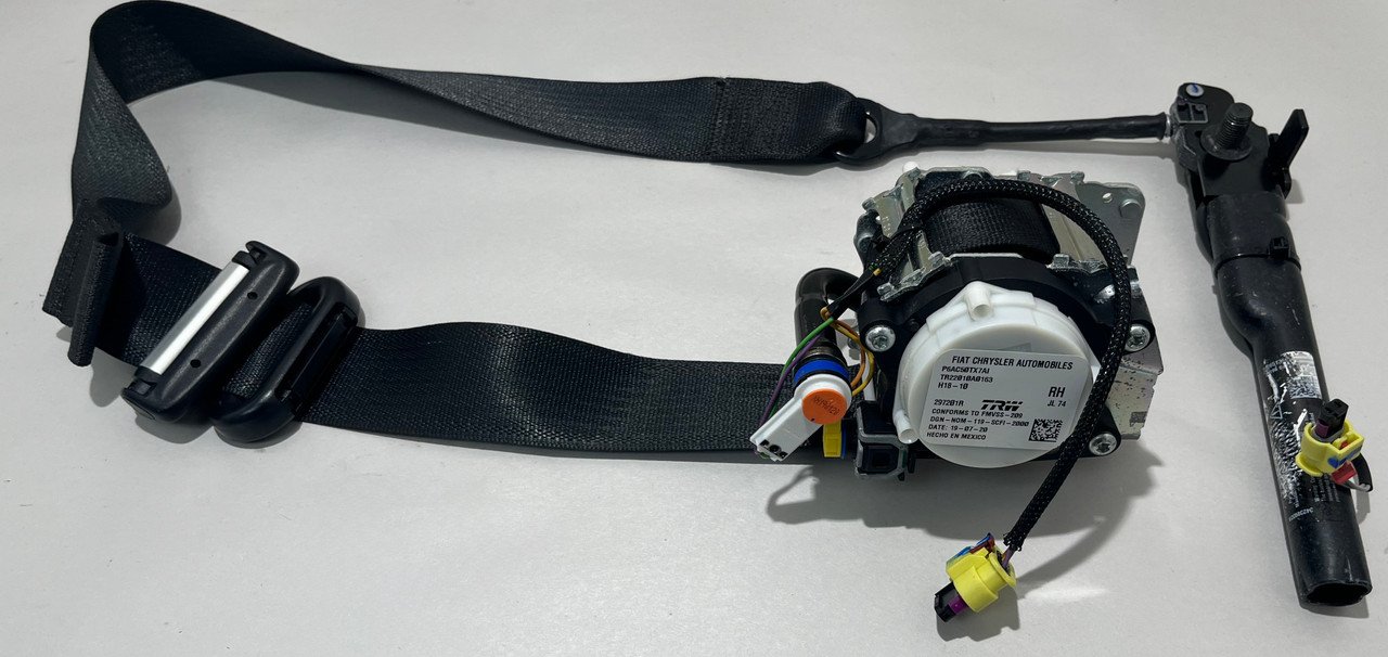 2018-2021 Jeep Wrangler JL Gladiator JT Unlimited 4DR Passenger Front Seat Belt / Tensioner / JT004