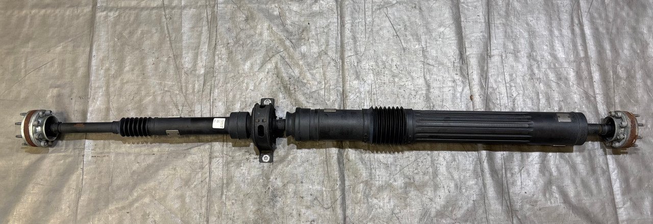 2020-2024 Jeep Gladiator JT 3.6l 2 Piece Rear Drive Shaft w/ U Joints / 61K JT004