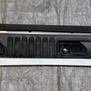 2018-2024 Jeep Wrangler JL / Gladiator JT OEM Wiper Cowl Trim Panel / Bright White JT004