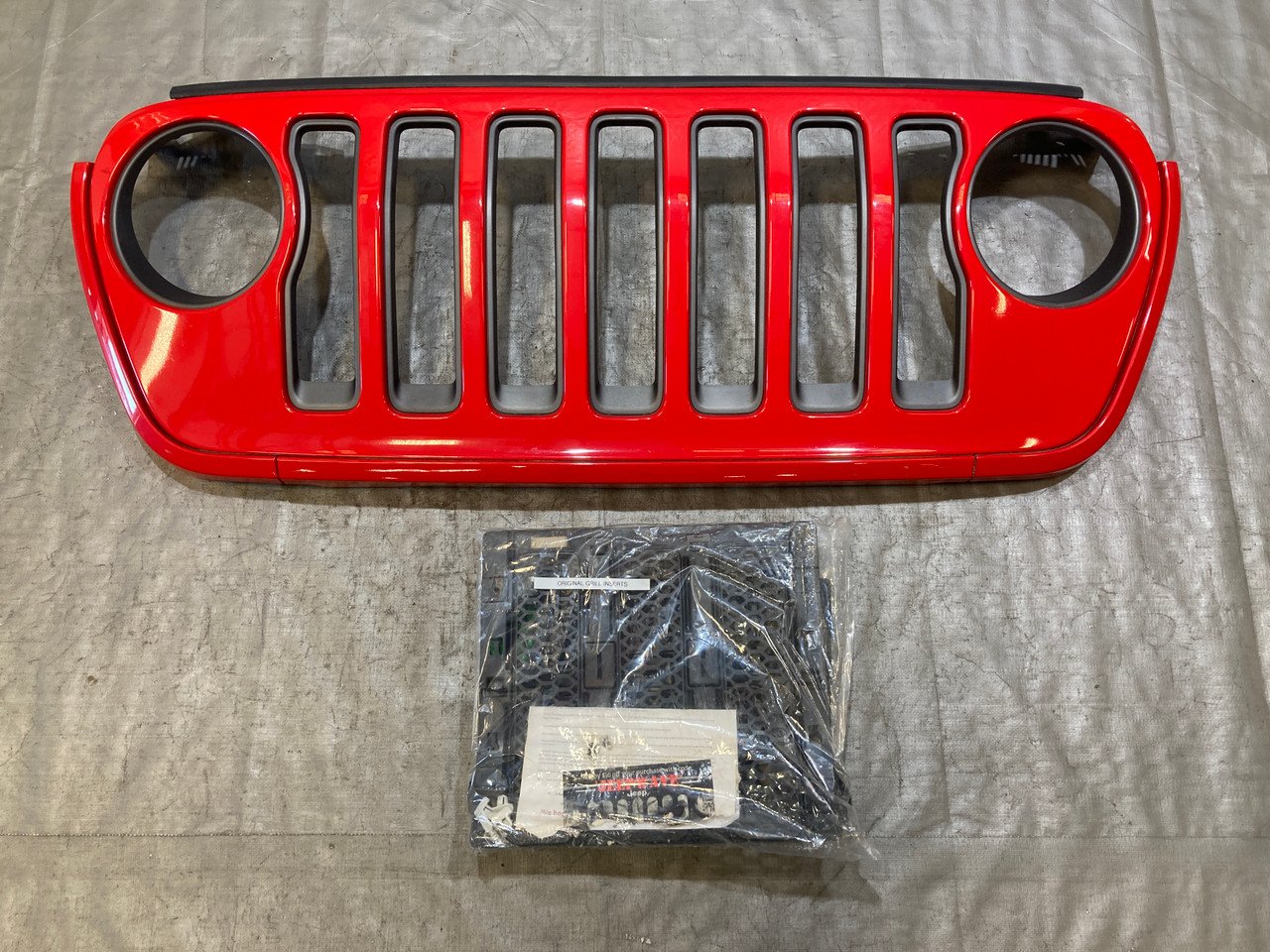 2018-2021 Jeep Wrangler JL OEM Grille Assembly / Firecracker Red JL011