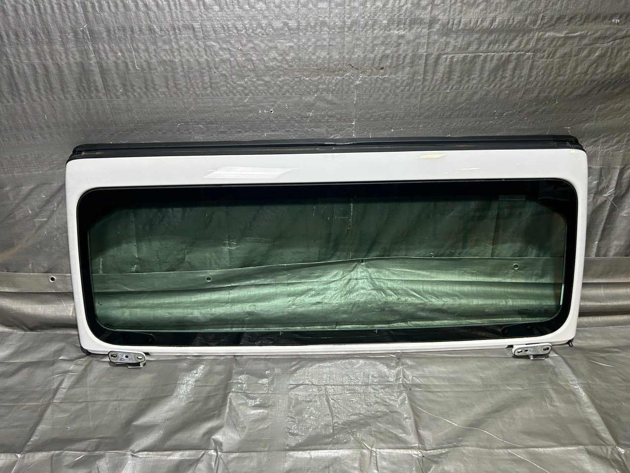 2018-2021 Jeep Wrangler JL / Gladiator JT Windshield Frame Assembly / OEM / Bright White JT004