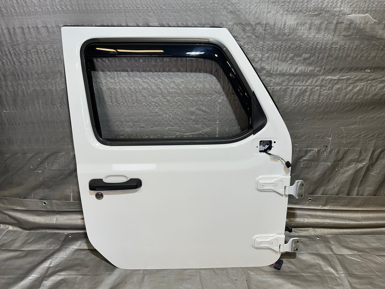 2018-2024 Jeep Wrangler JL Unlimited 4DR / Gladiator JT Passenger Front Door Assembly / Bright White JT004