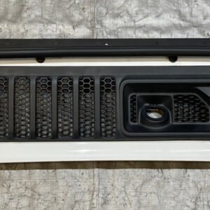 2018-2023 Jeep Wrangler JL / Gladiator JT OEM Wiper Cowl Trim Panel / Bright White  JL010