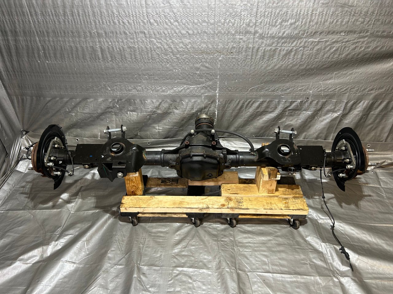 2020-2024 Jeep Gladiator JT Sport Dana 44 Wide Track Rear Axle Assembly w/ Trac-Lok LSD / 4.10 / 61K JT004