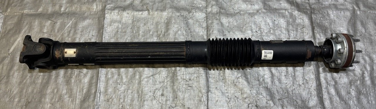 2018-2024 Jeep Wrangler JL / Gladiator JT DANA 44 Front Drive Shaft w/ U Joints / 68272525AC / 28K JT003