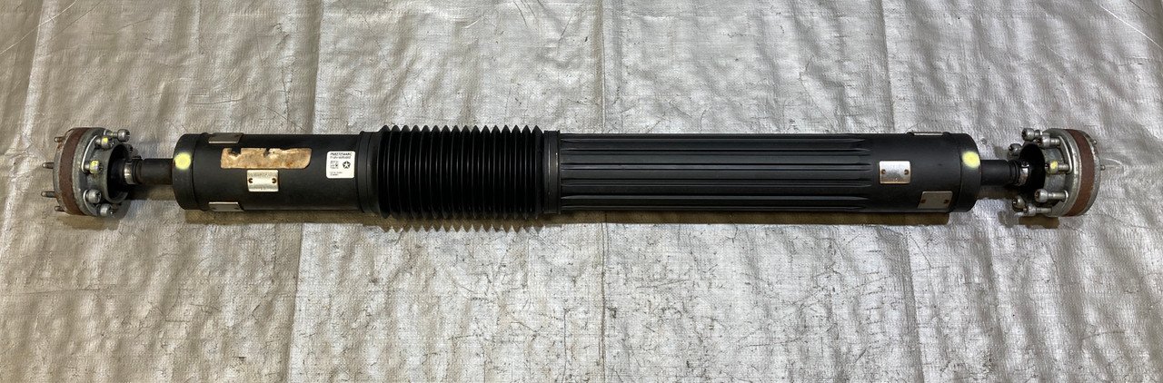 2018-2021 Jeep Wrangler JL Unlimited Rear Drive Shaft w/ U Joints / 68272544AC // 71K JL010