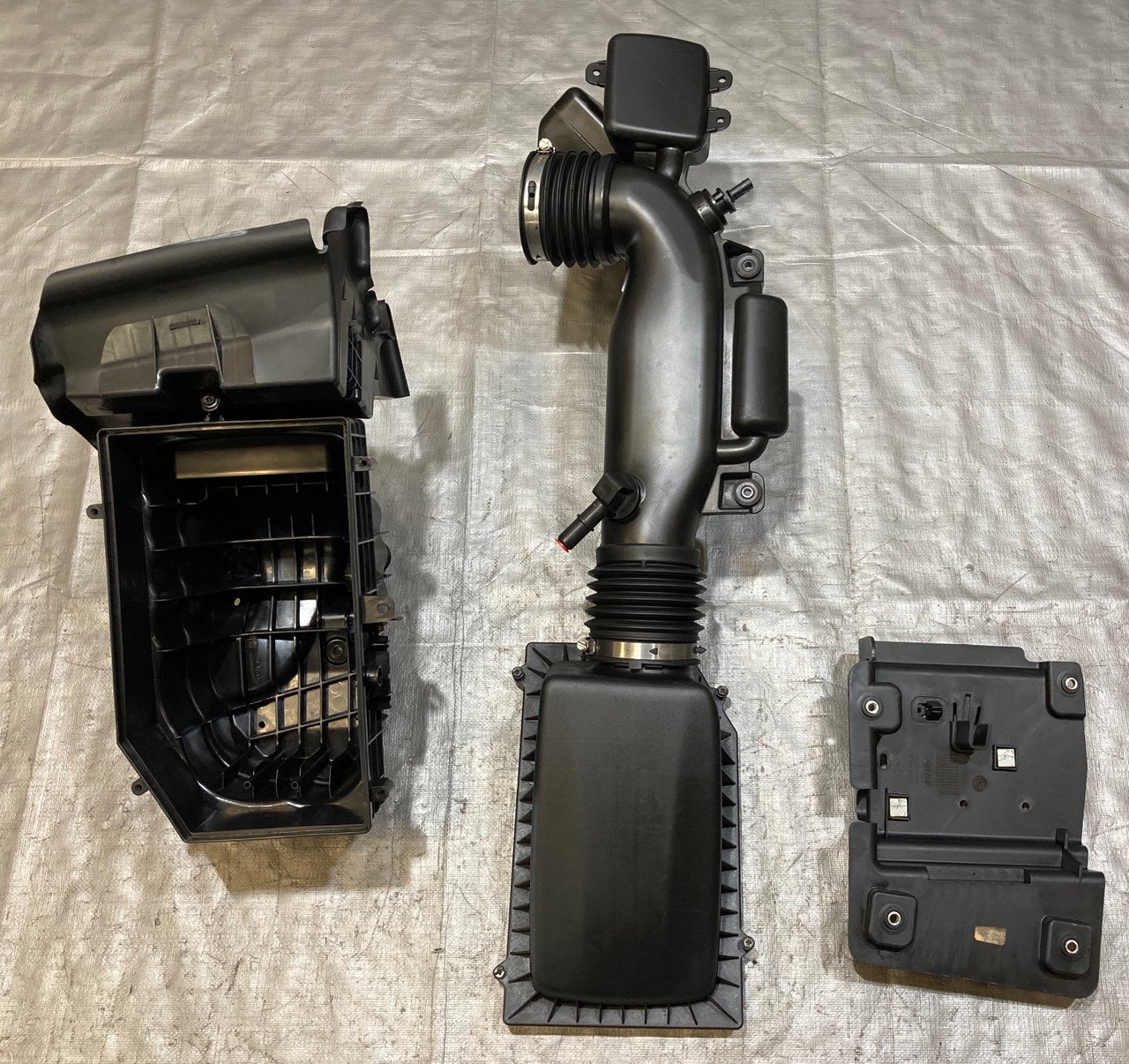 2018-2022 Jeep Wrangler 3.6l Air Intake w/ Air Box Assembly / OEM / JL010