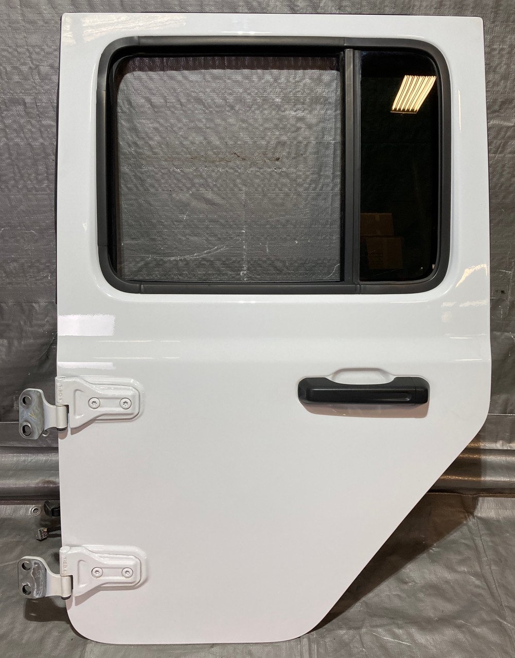 2018-2024 Jeep Wrangler JL Unlimited 4DR Driver Rear Door Assembly / Bright White JL010