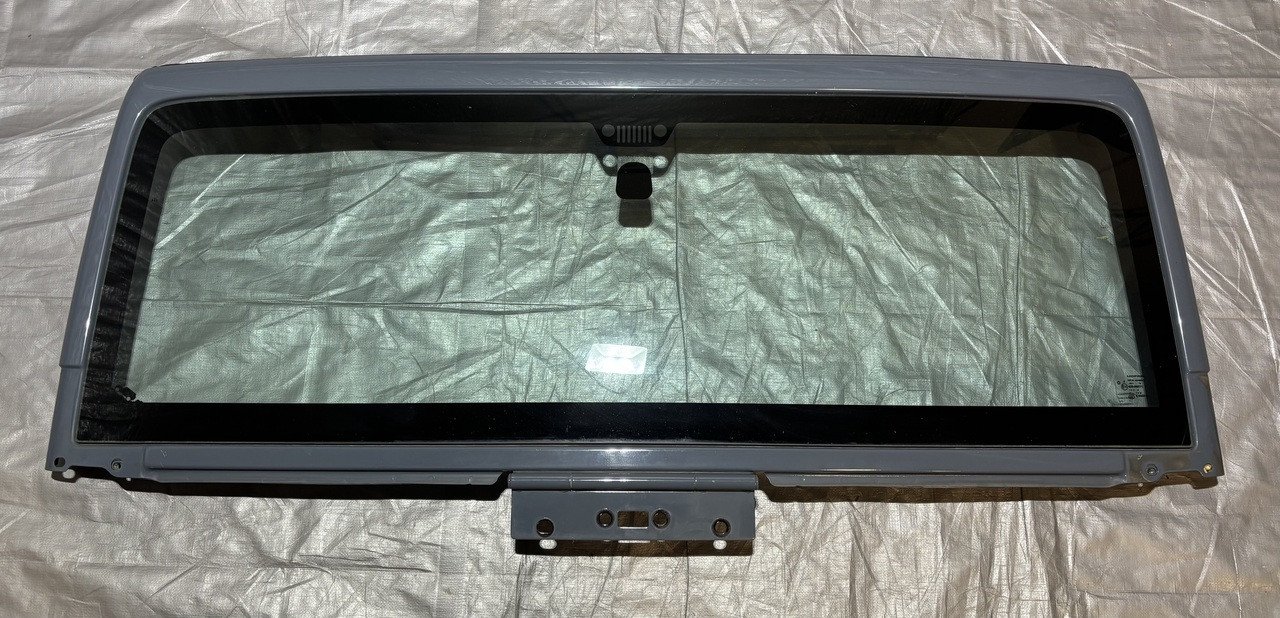 2009-2018 Jeep Wrangler JK OEM Windshield Panel w/ Glass / Frame Assembly / Anvil Clear Coat JK017